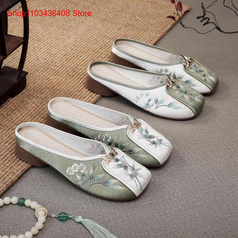 Ethnic Fashion For Women - Nuove pantofole ricamate per la casa,