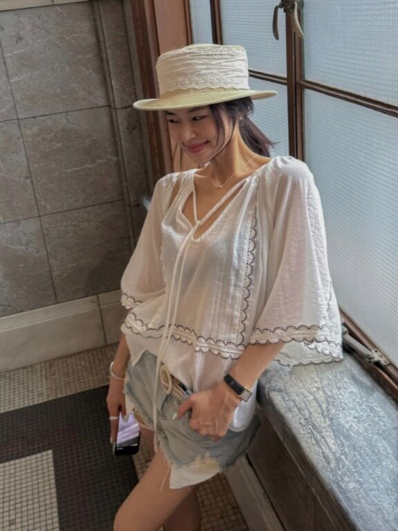 Ethnic Fusion Fashion - Top con Scollo a V e