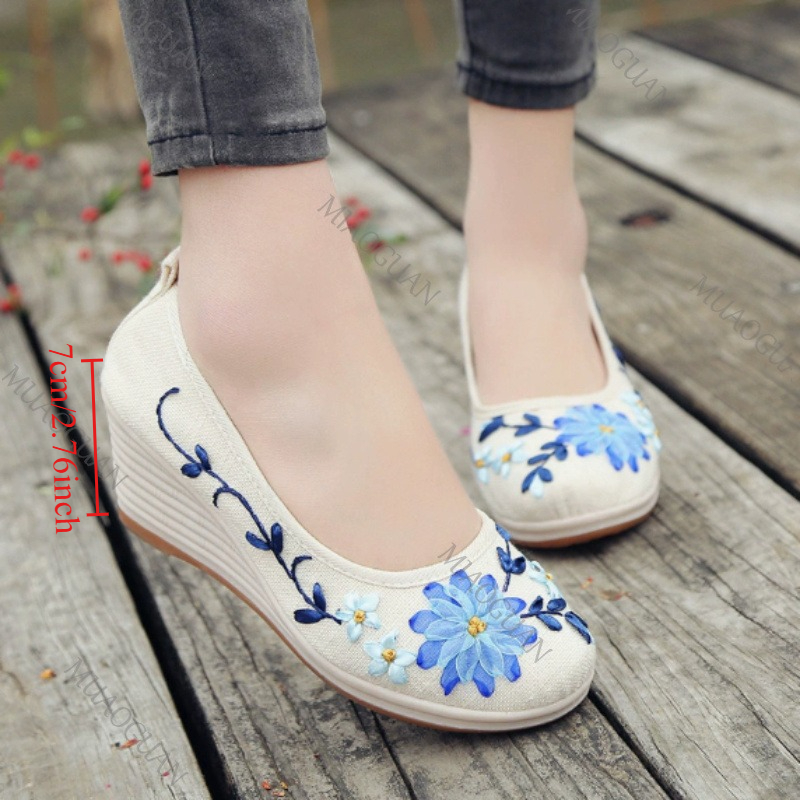 Scarpe con Zeppa Ricamate da D - Ethnic Fashion For Women recensione e prezzo