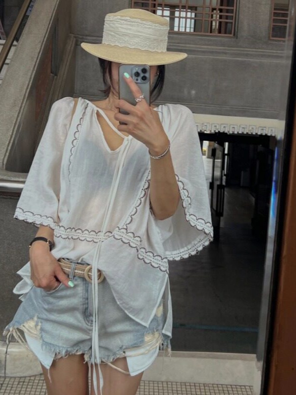 Top con Scollo a V e Lacci in  - Ethnic Fusion Fashion recensione e prezzo